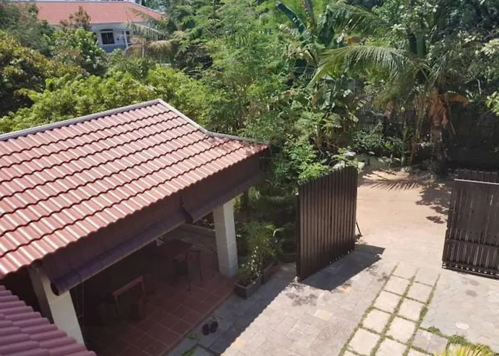 Nika's House Hostel *