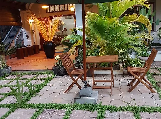 Nika's House Hostel *